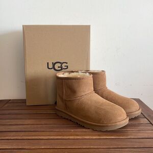 UGG Kids’ Classic Mini II Boots Chestnut USA Big Kid Size 5/UK 4/EU 37
